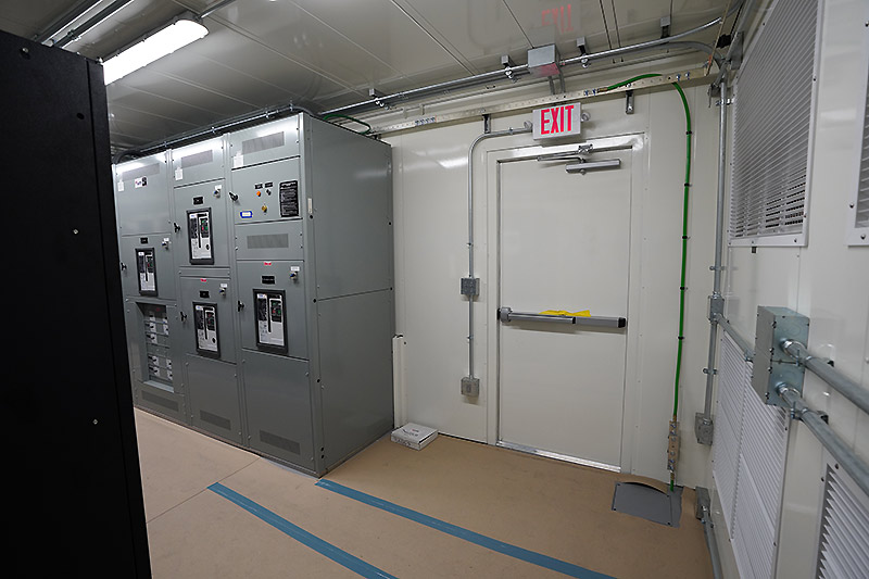 Toshiba G9000 Series 1000 kVA UPS Trailer Mounted Toshiba G9000 Series 1000 kVA UPS Trailer Mounted