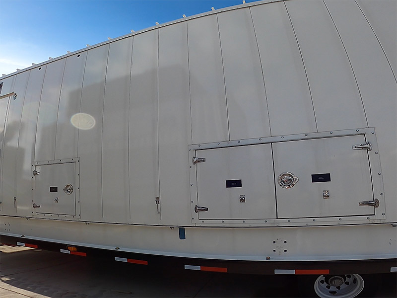 Toshiba G9000 Series 1000 kVA UPS Trailer Mounted Toshiba G9000 Series 1000 kVA UPS Trailer Mounted